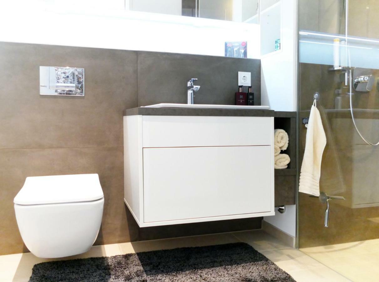 Grosses Apartment Im Zentrum Von Dresden, 2 Schlafzimmer, 2 Baeder, Balkon מראה חיצוני תמונה