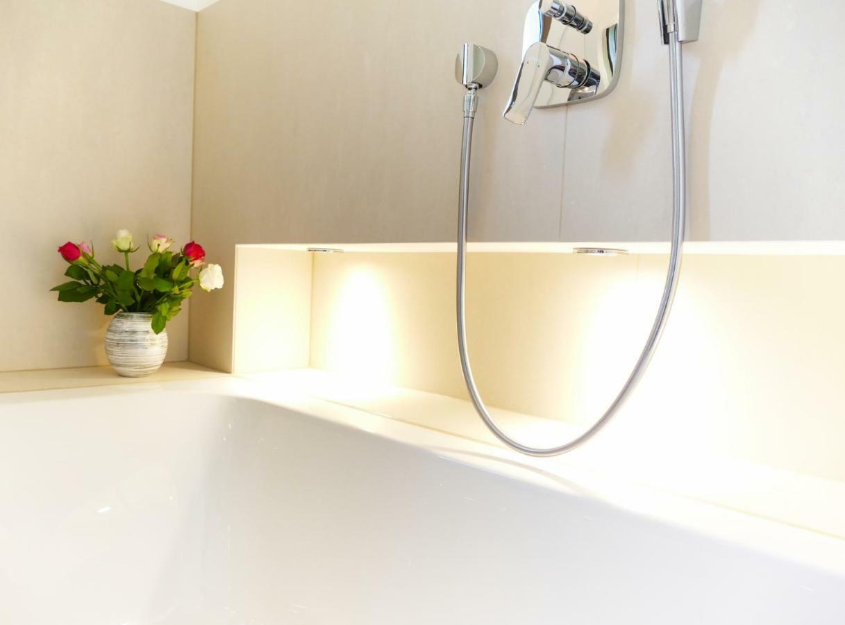 Grosses Apartment Im Zentrum Von Dresden, 2 Schlafzimmer, 2 Baeder, Balkon מראה חיצוני תמונה