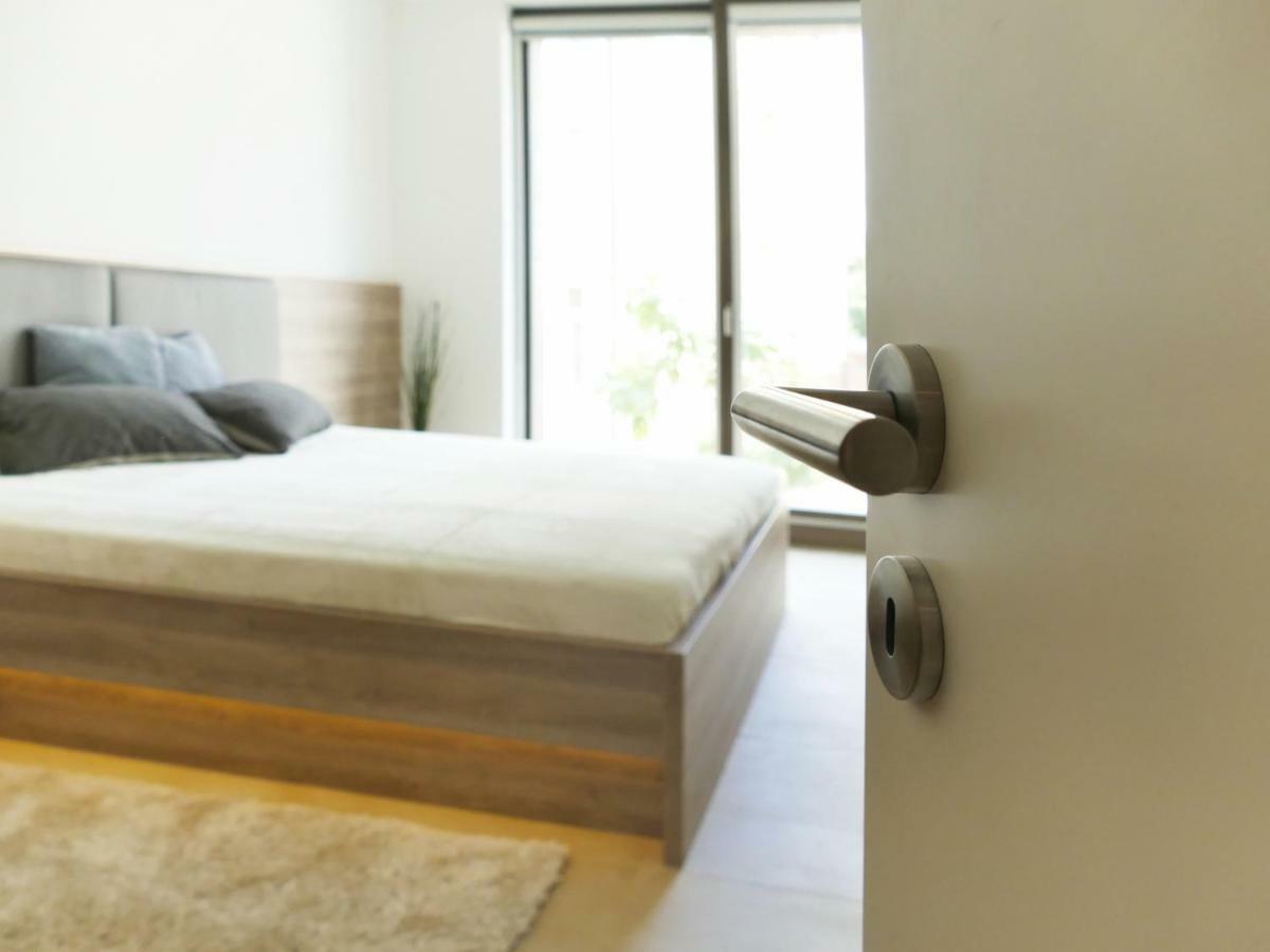 Grosses Apartment Im Zentrum Von Dresden, 2 Schlafzimmer, 2 Baeder, Balkon מראה חיצוני תמונה