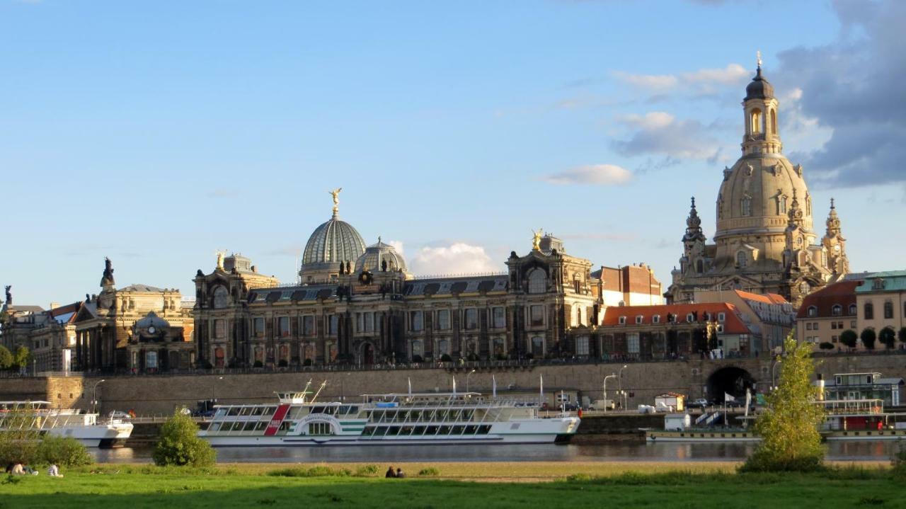 Grosses Apartment Im Zentrum Von Dresden, 2 Schlafzimmer, 2 Baeder, Balkon מראה חיצוני תמונה